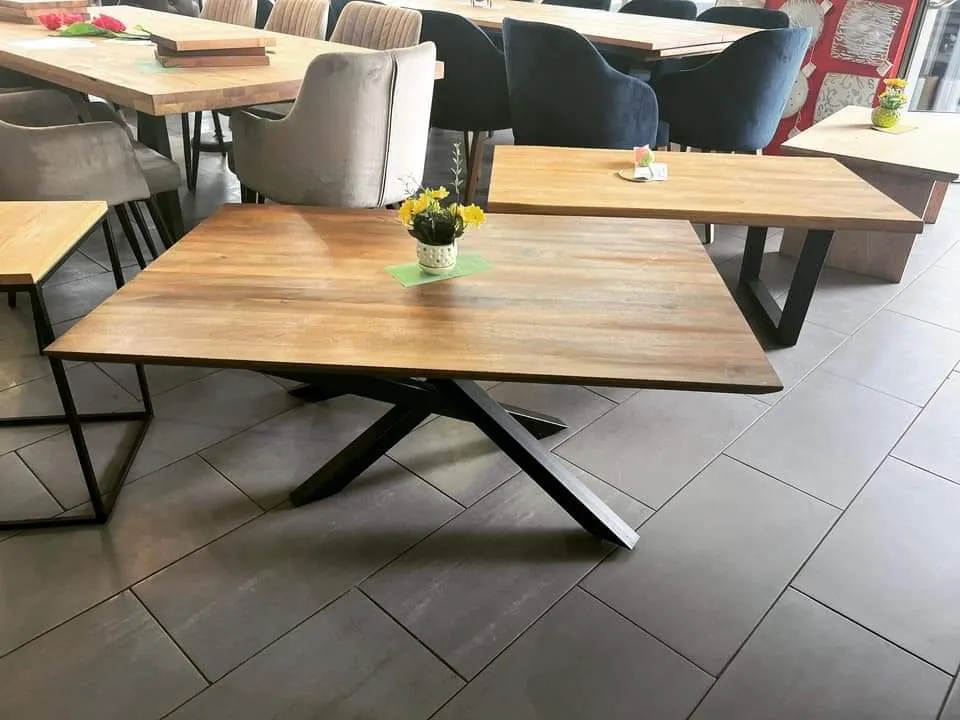 Trepezarijski sto od masivnog hrasta